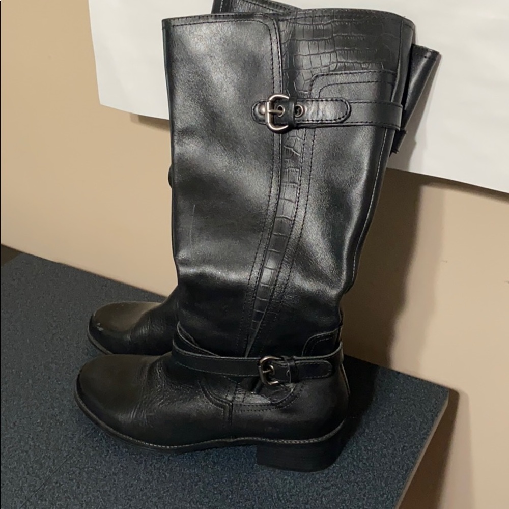 Black Boots